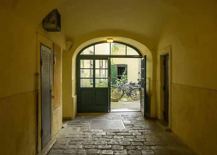Charming In Center Апартаменты Вена