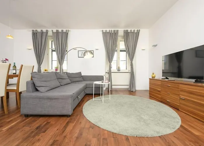 Charming In Center Апартаменты Вена